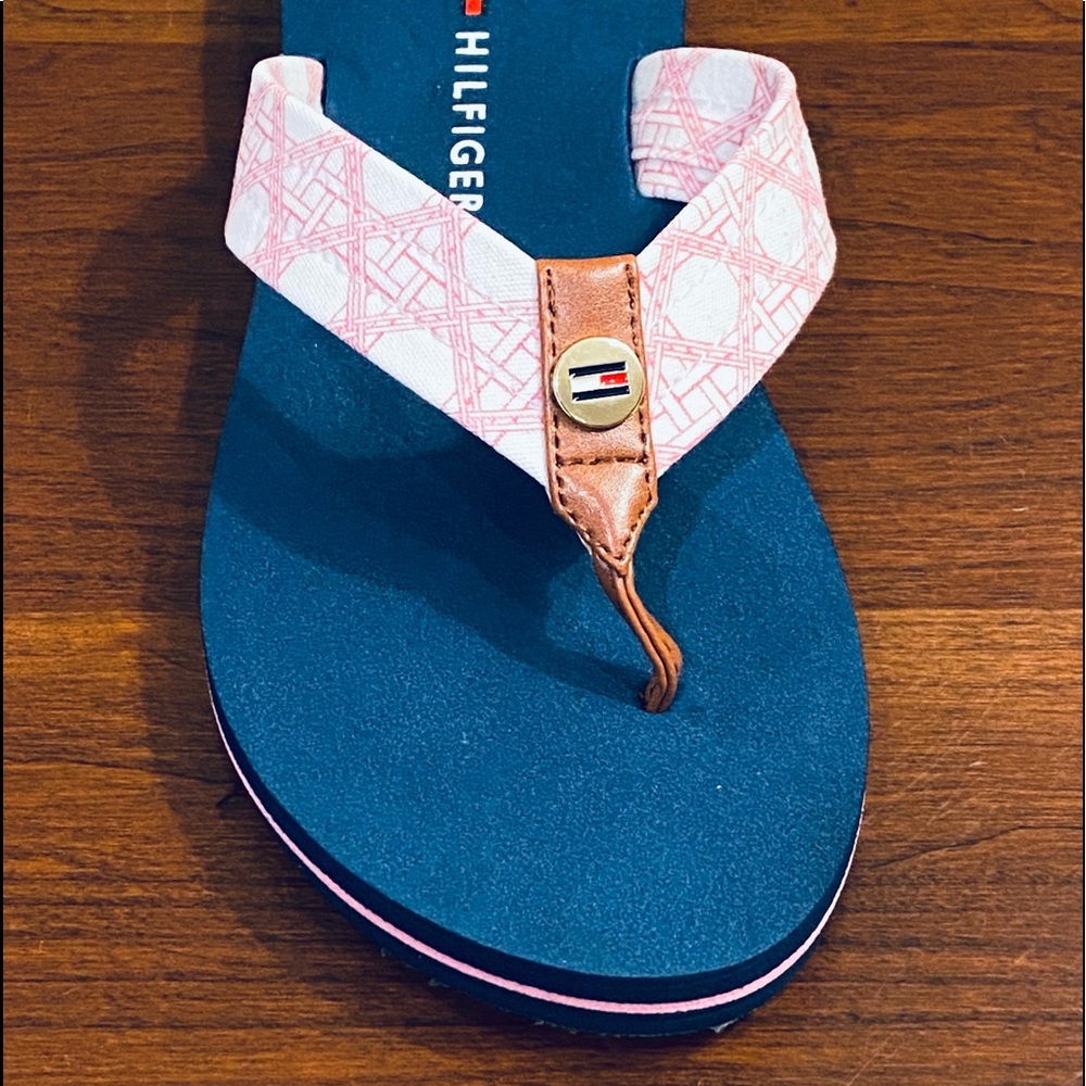 🌟9xHP🌟Tommy Hilfiger Pink Scenic Flip Flops - Picture 6 of 11